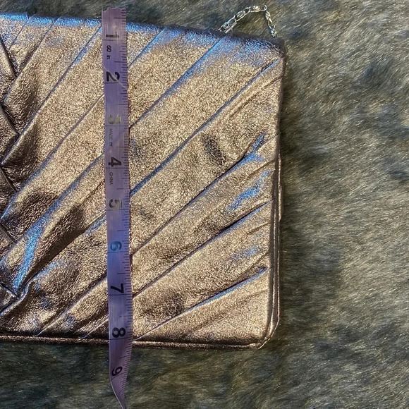 Call it spring champagne mettalic oversized clutch silver tone  shoulder bag - Picture 8 of 12